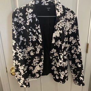 Premise blazer black with white floral